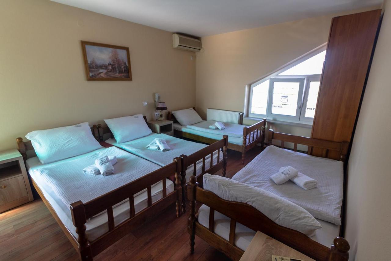 Motel Atos Laktaši Exteriör bild