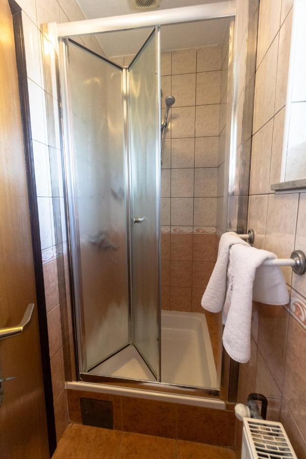 Motel Atos Laktaši Exteriör bild