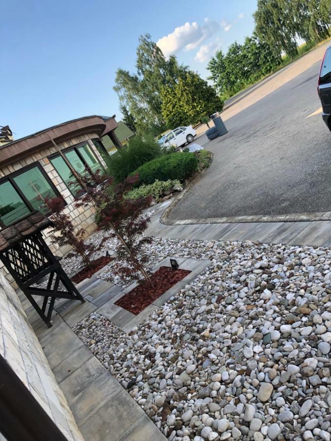 Motel Atos Laktaši Exteriör bild